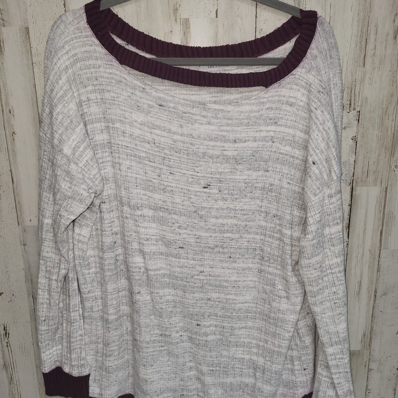 L Grey/Red Keyhole Knit T