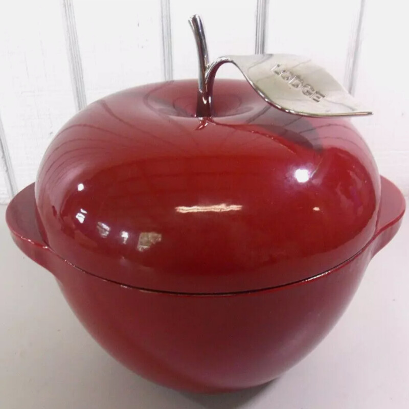 Lodge Apple Dutch Oven
Red Silver
Size: 11x10H