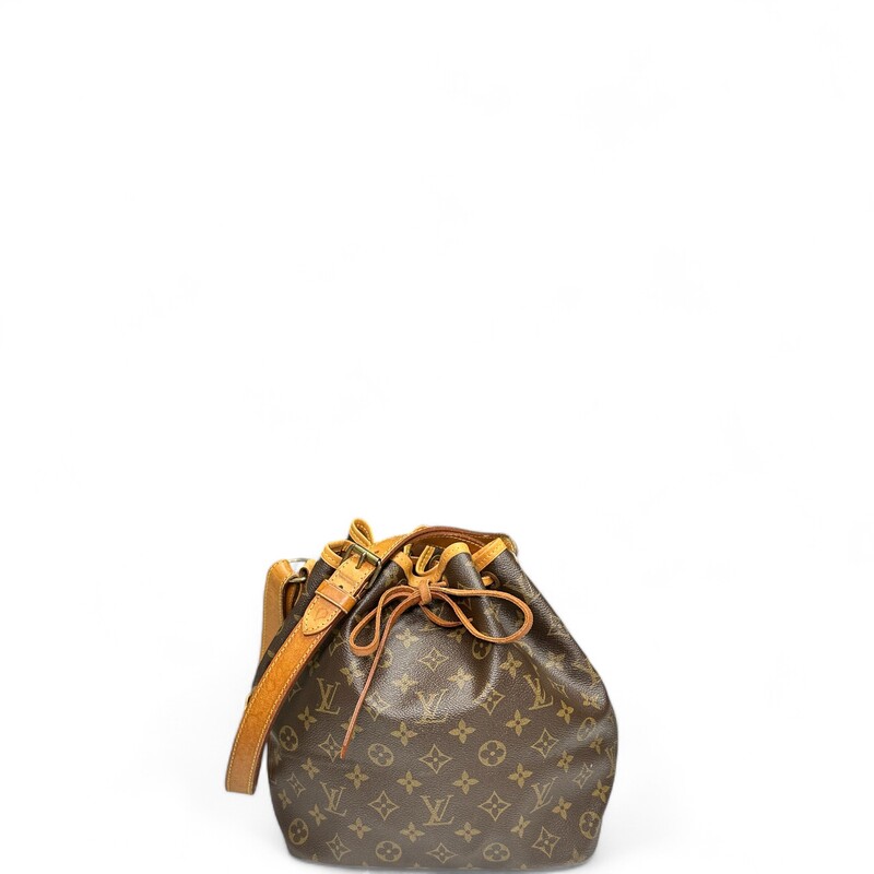 Louis Vuitton Petit Noe PM Monogram

Date Code: A2 872

Dimensions:
Base length: 9.5 in
Height: 10.5 in
Width: 7 in
Drop: 8.5 in

Note: Stains and wera to bottom leather. Leather throughout the bag.