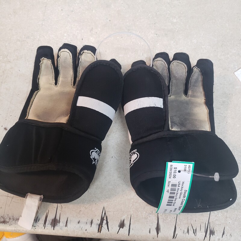 USA Hockey One Goal Hockey Gloves
Size: 10in.
Black & White
Pre-owned