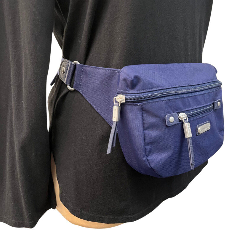 Baggallini Belt Bag<br />
RFID Protected<br />
Inside Card Slots<br />
Front Zip Pocket<br />
Color:  Royal