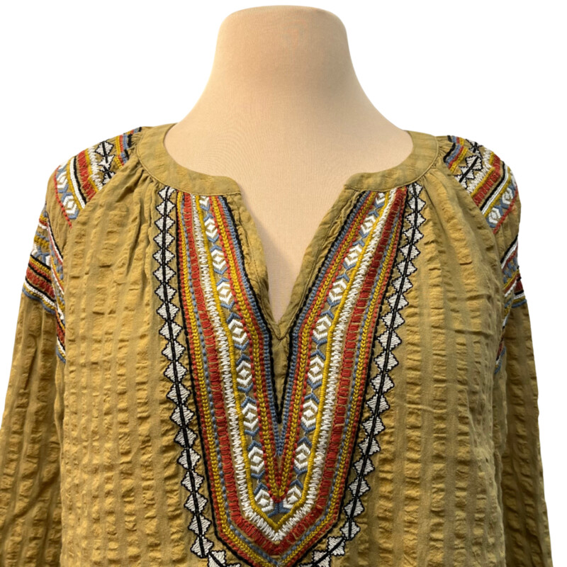 Rachel Zoe Boho Top<br />
Embroidered Detail<br />
Seersucker Material<br />
Color: Dijon<br />
Size: Medium