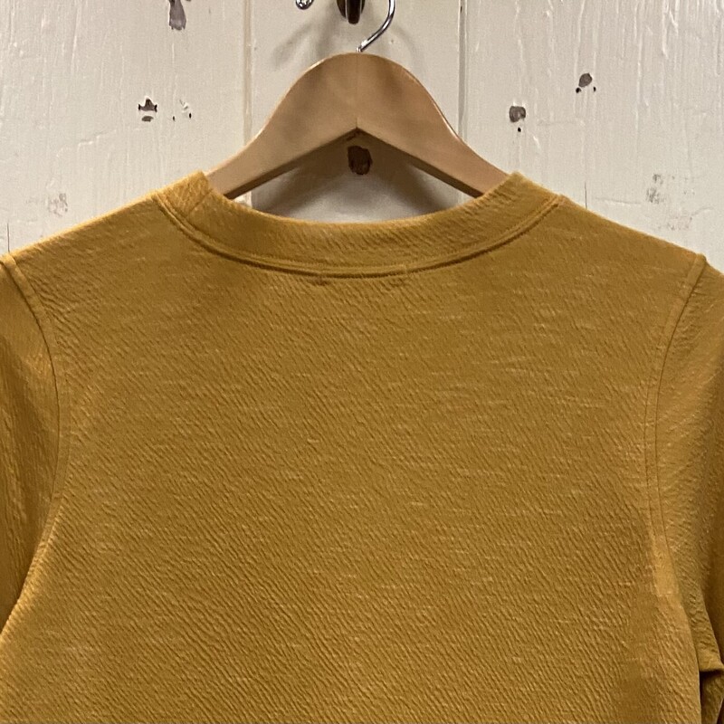 Yellow Crew Sweatshirt<br />
Yellow<br />
Size: Small