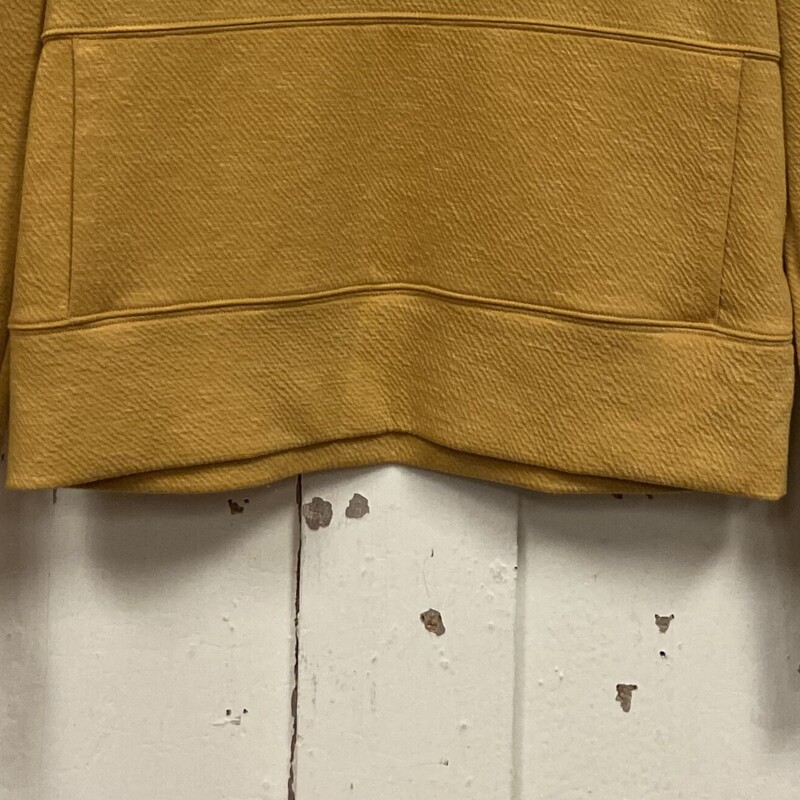 Yellow Crew Sweatshirt<br />
Yellow<br />
Size: Small