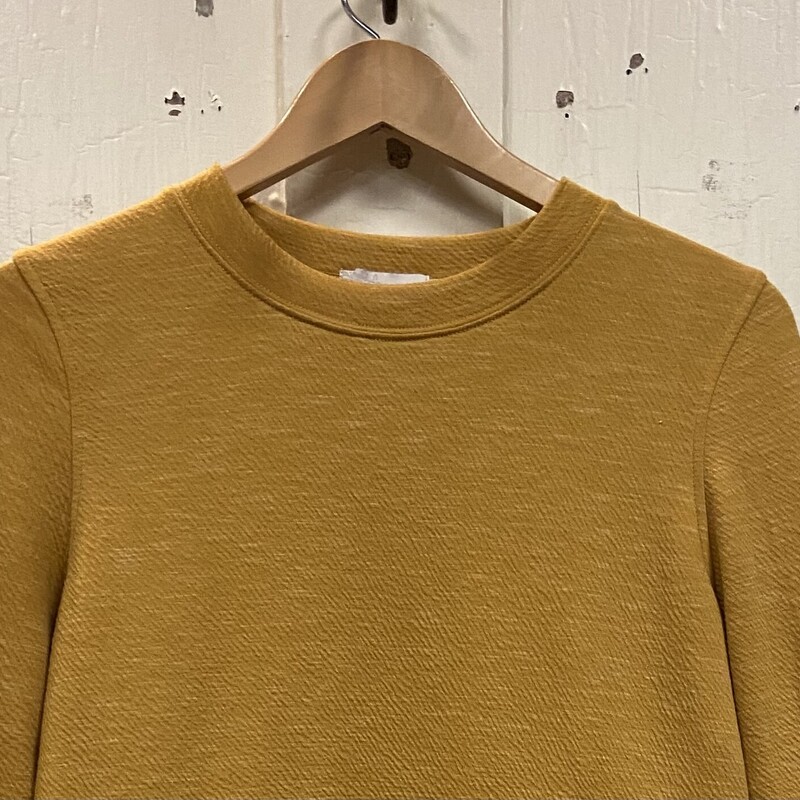 Yellow Crew Sweatshirt<br />
Yellow<br />
Size: Small