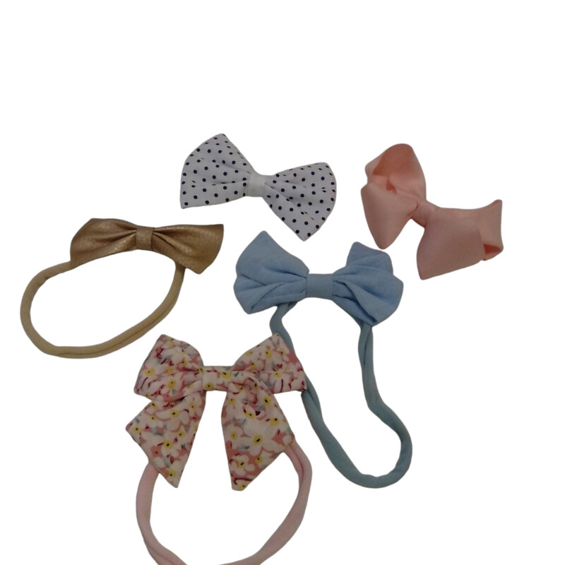 5pc Hair Bows, 2 Bow Clips, 3 Bow Headbands, Girl
Located at Pipsqueak Resale Boutique inside the Vancouver Mall or online at:

#resalerocks #pipsqueakresale #vancouverwa #portland #reusereducerecycle #fashiononabudget #chooseused #consignment #savemoney #shoplocal #weship #keepusopen #shoplocalonline #resale #resaleboutique #mommyandme #minime #fashion #reseller

All items are photographed prior to being steamed. Cross posted, items are located at #PipsqueakResaleBoutique, payments accepted: cash, paypal & credit cards. Any flaws will be described in the comments. More pictures available with link above. Local pick up available at the #VancouverMall, tax will be added (not included in price), shipping available (not included in price, *Clothing, shoes, books & DVDs for $6.99; please contact regarding shipment of toys or other larger items), item can be placed on hold with communication, message with any questions. Join Pipsqueak Resale - Online to see all the new items! Follow us on IG @pipsqueakresale & Thanks for looking! Due to the nature of consignment, any known flaws will be described; ALL SHIPPED SALES ARE FINAL. All items are currently located inside Pipsqueak Resale Boutique as a store front items purchased on location before items are prepared for shipment will be refunded.