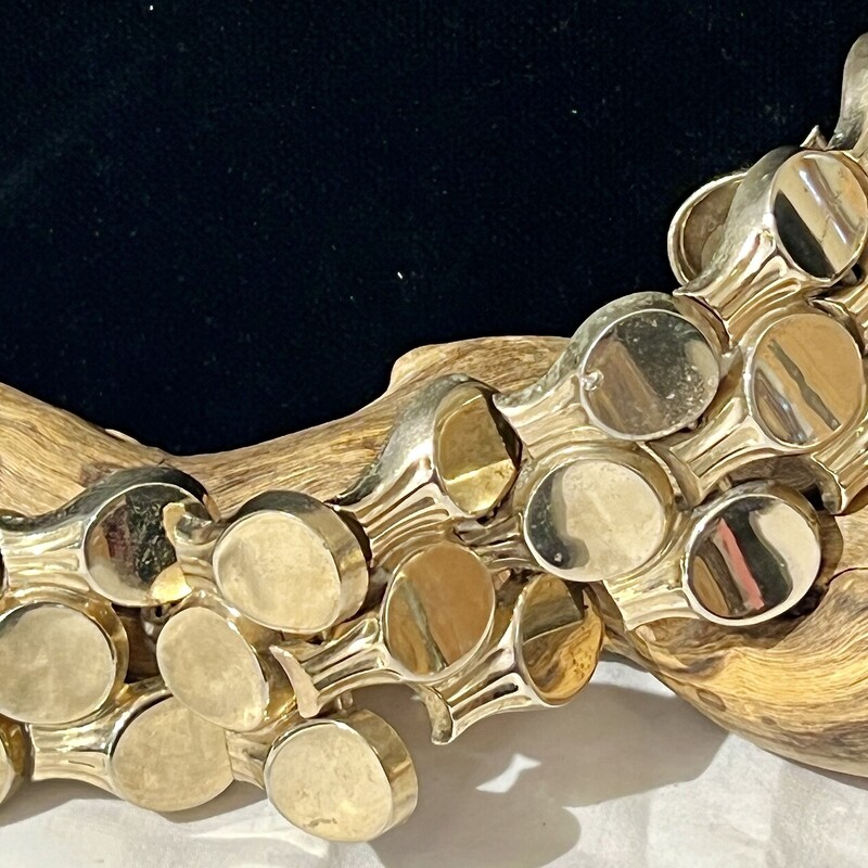 Gold tone circles bracelet