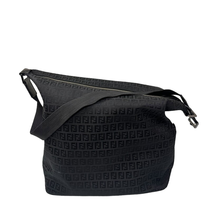 Fendi Zucca Messenger
Black
 Size: OS
Strap Adjuster
Small Stain Shown in Photo

7VA002