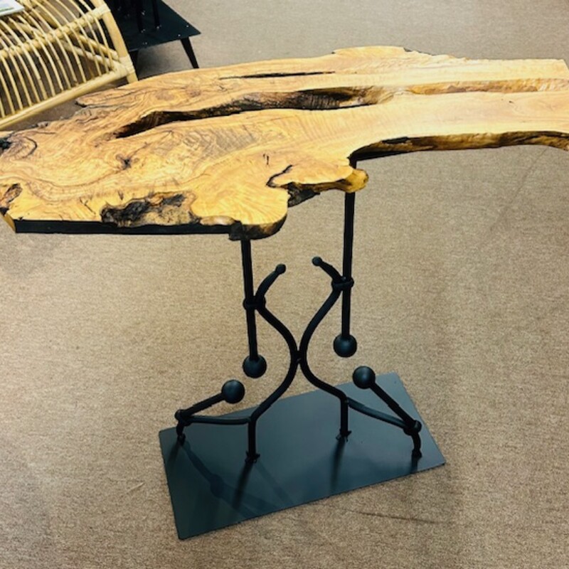 Live Edge Iron Base Accent Table
Brown Black Size: 31 x 14 x 27H
Handmade by local artist