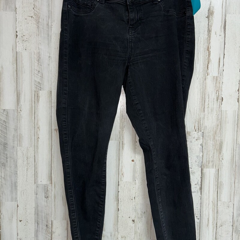 16R Black Denim Jeggings