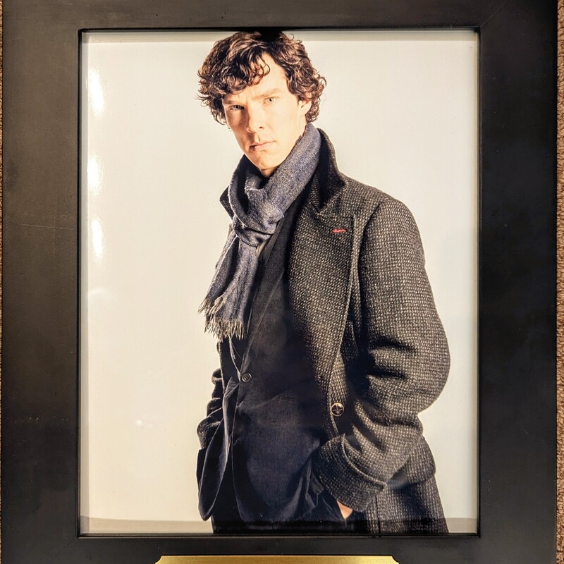 Sherlock Benedict Cumberbatch Framed
Black White Gold
Size: 10x12.5H