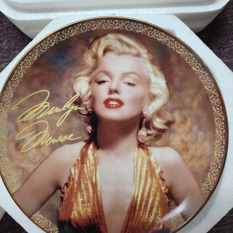 Marilyn Monroe Plate, In Box, Size: Numbered
Several others available :)