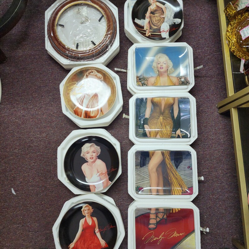 Marilyn Monroe Plate, In Box, Size: Numbered<br />
Several others available :)