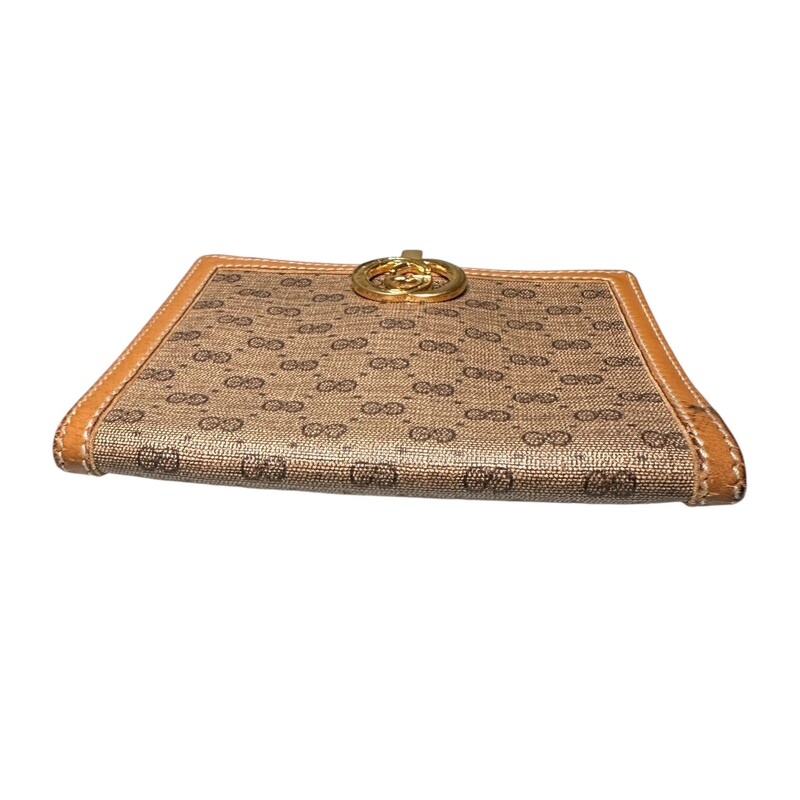 Gucci Bi Fold Vintage, Brown, Size: OS<br />
<br />
Date Code: 035 001 0308<br />
<br />
Note: Wear to corners and back leather.