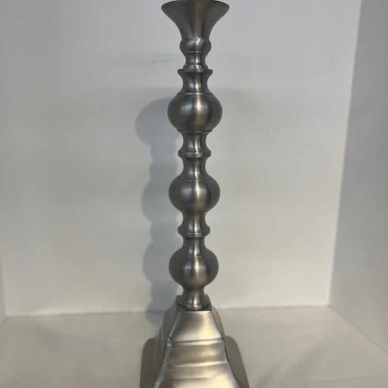 Metal Sphere Tier Stick Candleholder
Silver, Size: 5x17H