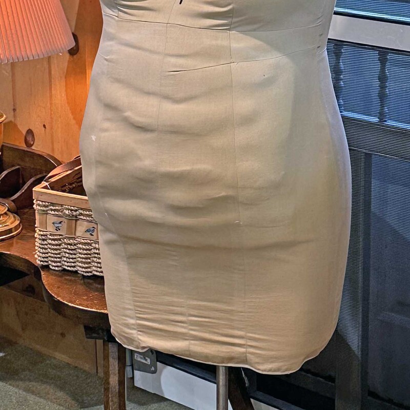 Pregnant Mannequin
55 In Tall