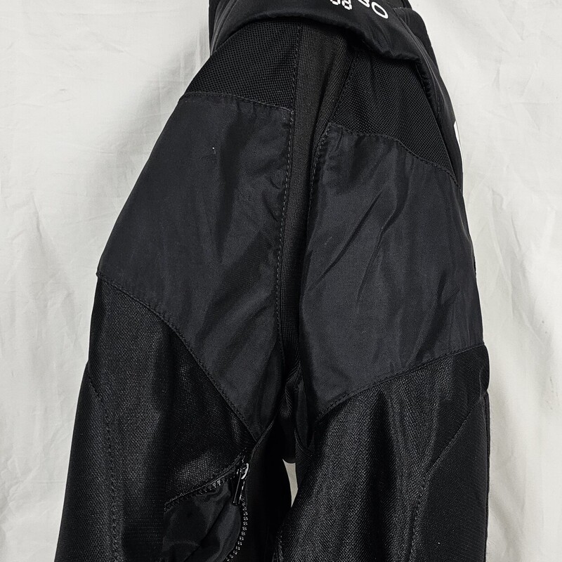 CCM Tacks AS 580 Hockey Pants<br />
Black<br />
Size: Jr Small<br />
Features adjustable length zipper, adds 1in. in length<br />
Pre-owned in great shape