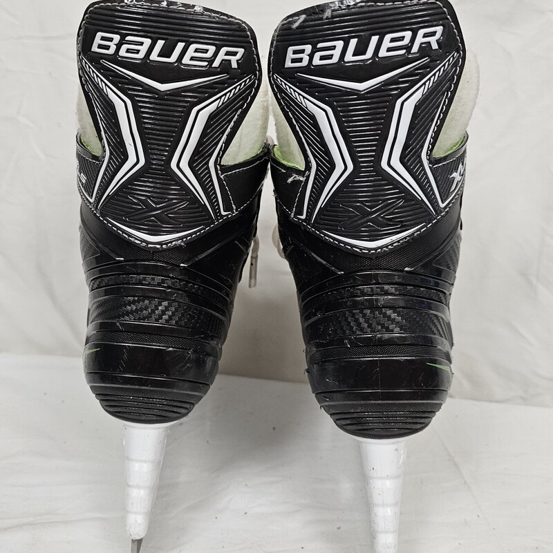 Bauer X-LS Hockey Skates
Junior
Size: 2
Pre-owned