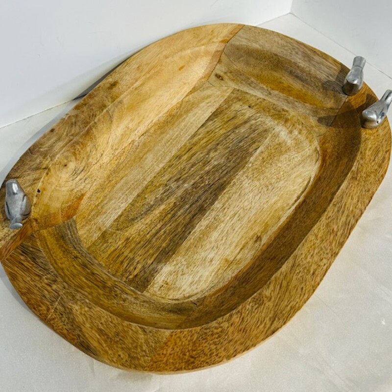 Oval Wood with Silver Birds
Natural Silver
Size: 15 x 11 x 3H