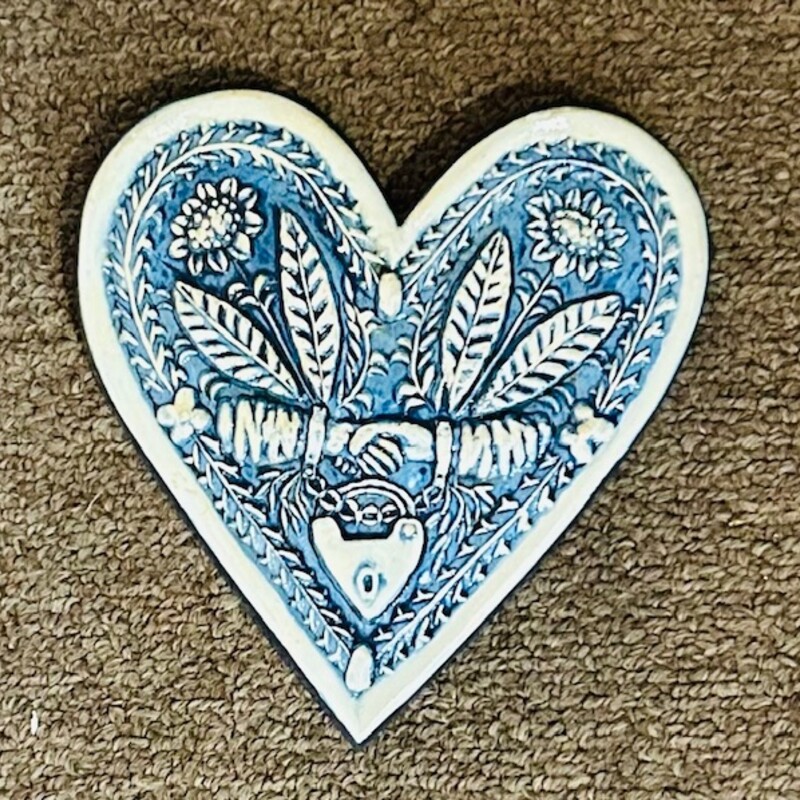 Laxa Heart Cookie Press
Vintage
 Blue and White
Size: 5x5H