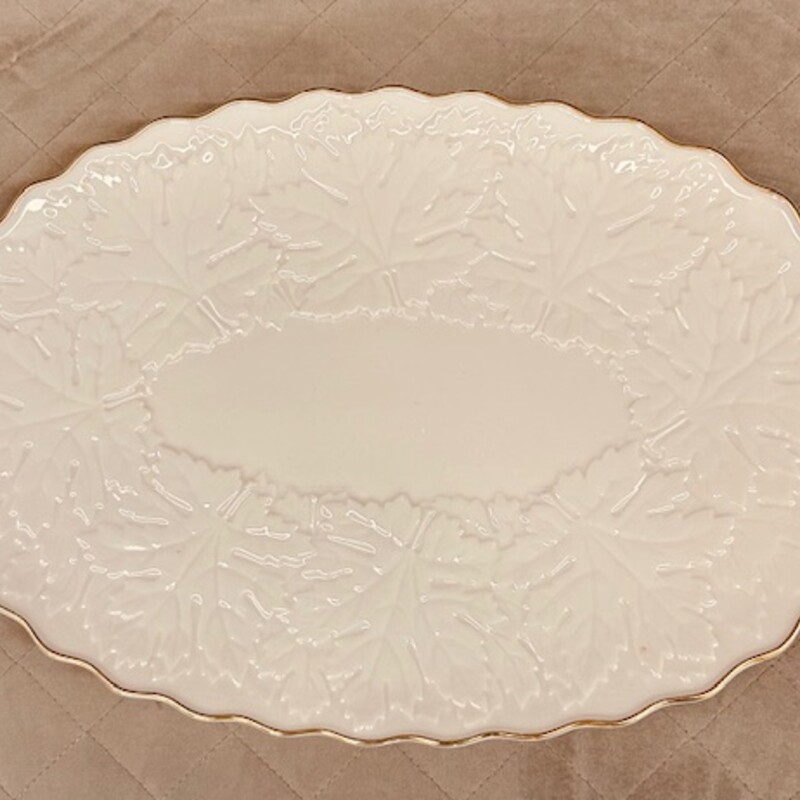 Lenox Oval Embossed Maple Leaf Platter
Cream Gold
Size: 13.5 x 9H