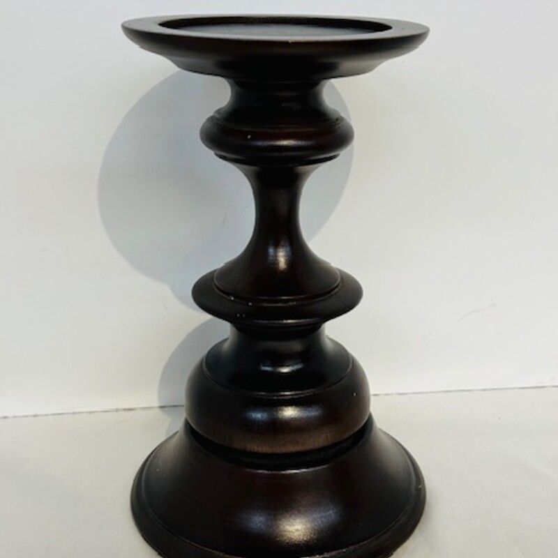 Pottery Barn Turned Wood Candleholder
Brown Size: 6.5 x 10.5H