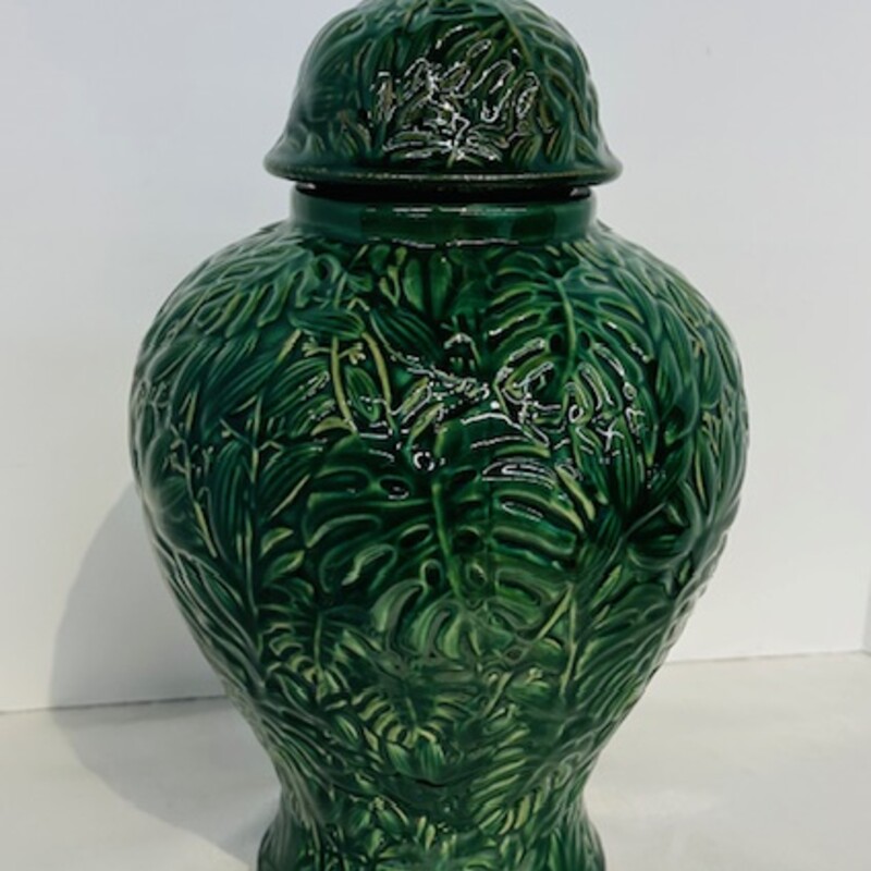 Palm Frond Ginger Jar
Green Size: 8 x 13.5H