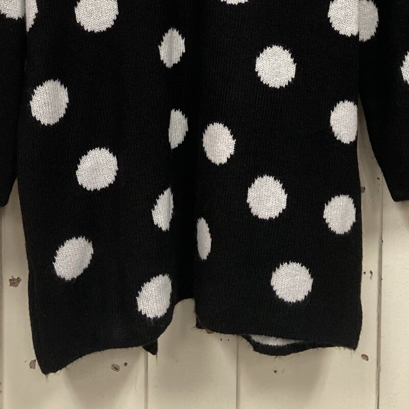 Blk/wt Dot Open Cardigan<br />
Blk/wht<br />
Size: XS/S R119