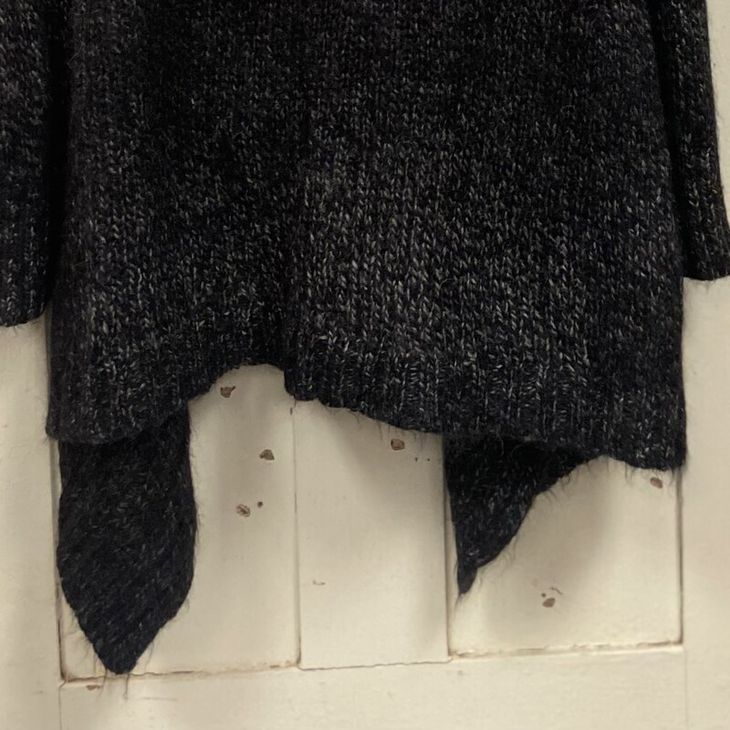 Bk/gr Wool Alpaca Cardi<br />
Blk/gr<br />
Size: S R $224