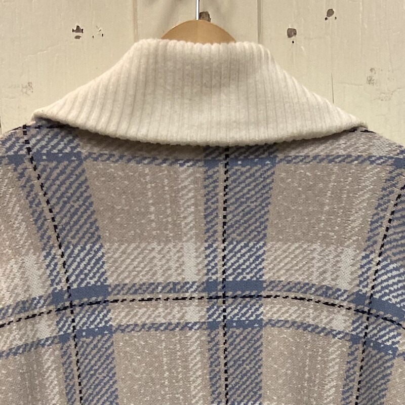 Cr/bl/tn Plaid Zip Cape<br />
Cr/blu<br />
Size: L/XL