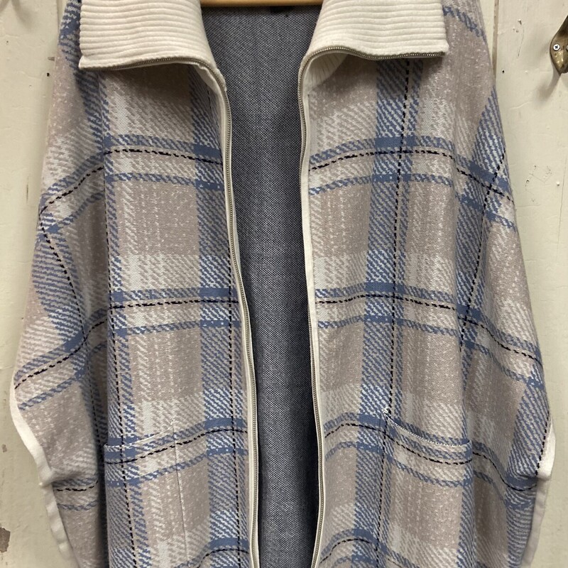 Cr/bl/tn Plaid Zip Cape<br />
Cr/blu<br />
Size: L/XL