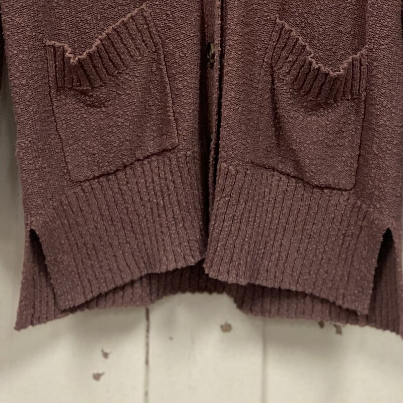 Cocoa Text Cardigan<br />
Cocoa<br />
Size: Medium