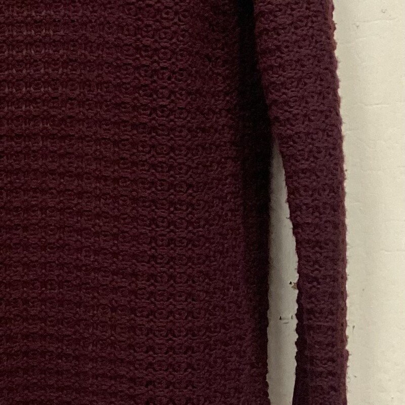 Marooon Cardigan<br />
Maroon<br />
Size: Medium