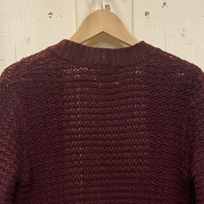 Marooon Cardigan<br />
Maroon<br />
Size: Medium