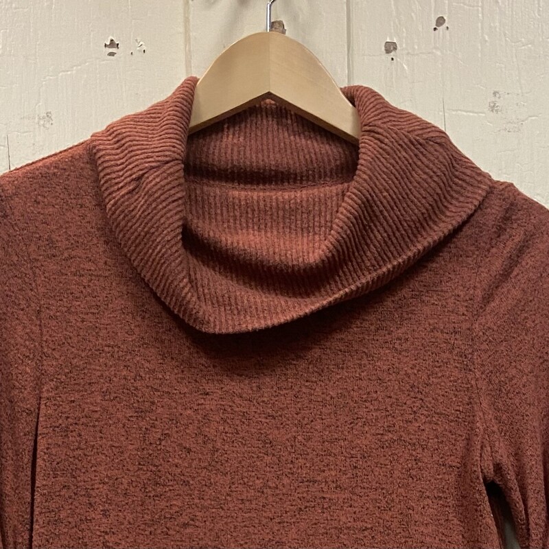 Org Hthr Cowl Pullover<br />
Org/blk<br />
Size: Small