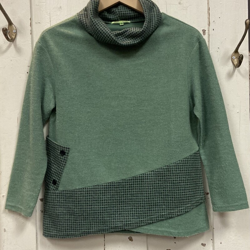 Gn/bk Cowl Flce Pullover
Grn/blk
Size: Small