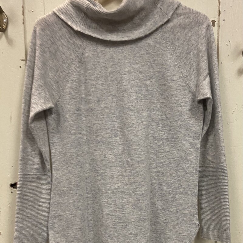 Gry Wool Cowl Sweater<br />
Grey<br />
Size: Medium