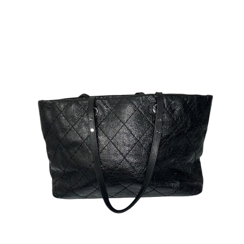 Chanel On The Road Tote Black<br />
<br />
Date Code: 14817505<br />
<br />
Dimensions: Height: 28 cm ,Length: 35 cm ,Width: 13 cm