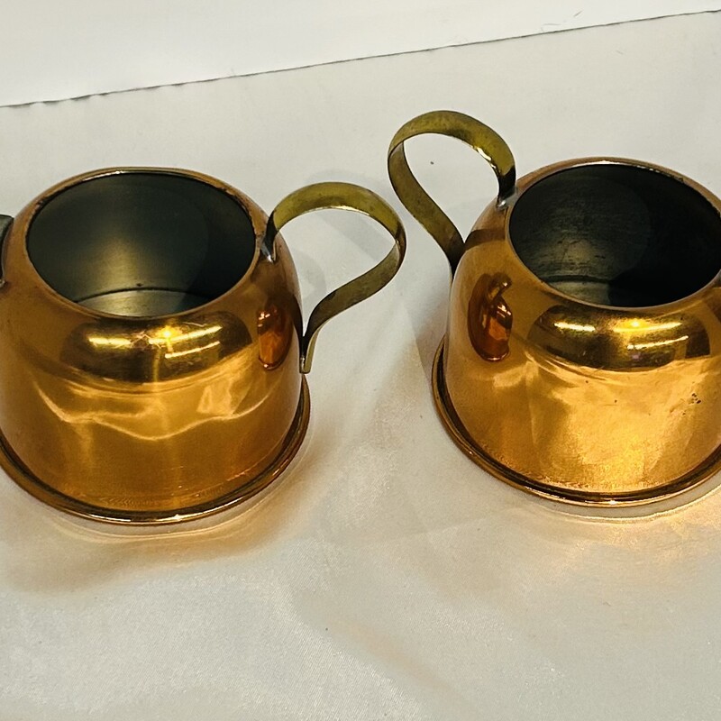 Coppercraft Creamer and Sugar Set
Copper
Size: 5 x 3.5 x 3H
Taunton Massachusetts