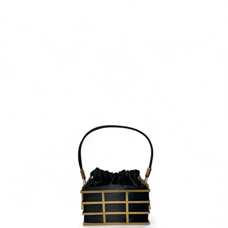 YSL Cage Minaudiere, Black, Size: OS

Note: Dent to the left top corner of the bag.
Code:BRS 695652-0722