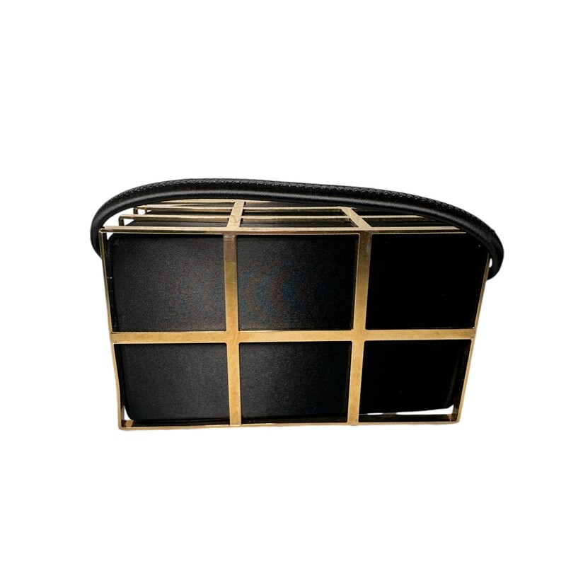 YSL Cage Minaudiere, Black, Size: OS<br />
<br />
Note: Dent to the left top corner of the bag.<br />
Code:BRS 695652-0722