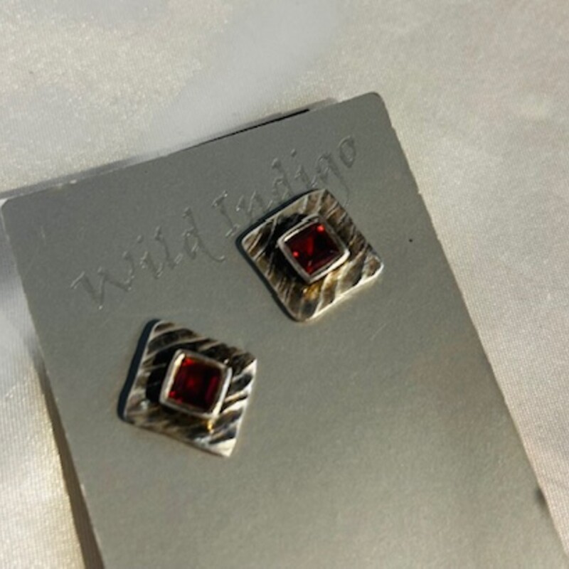 Sterling Garnet Square Stud Earrings
Silver Red Size: Small