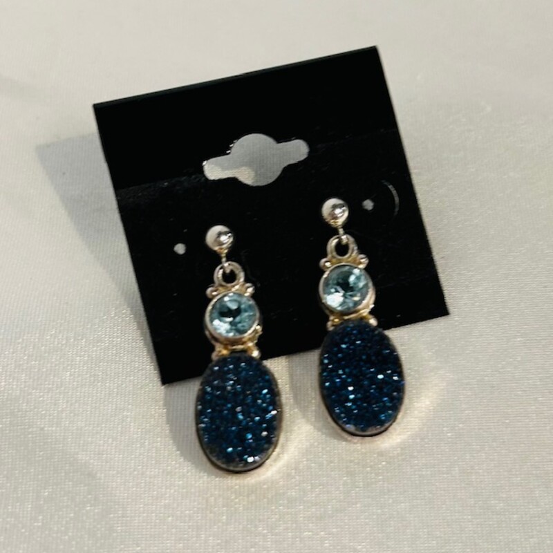 925 Druzy Dangle Earrings
Blue Silver Size: 1.5L