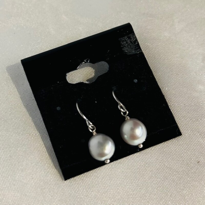 925 Dangle Pearl Earrings
Gray Silver Size: Small