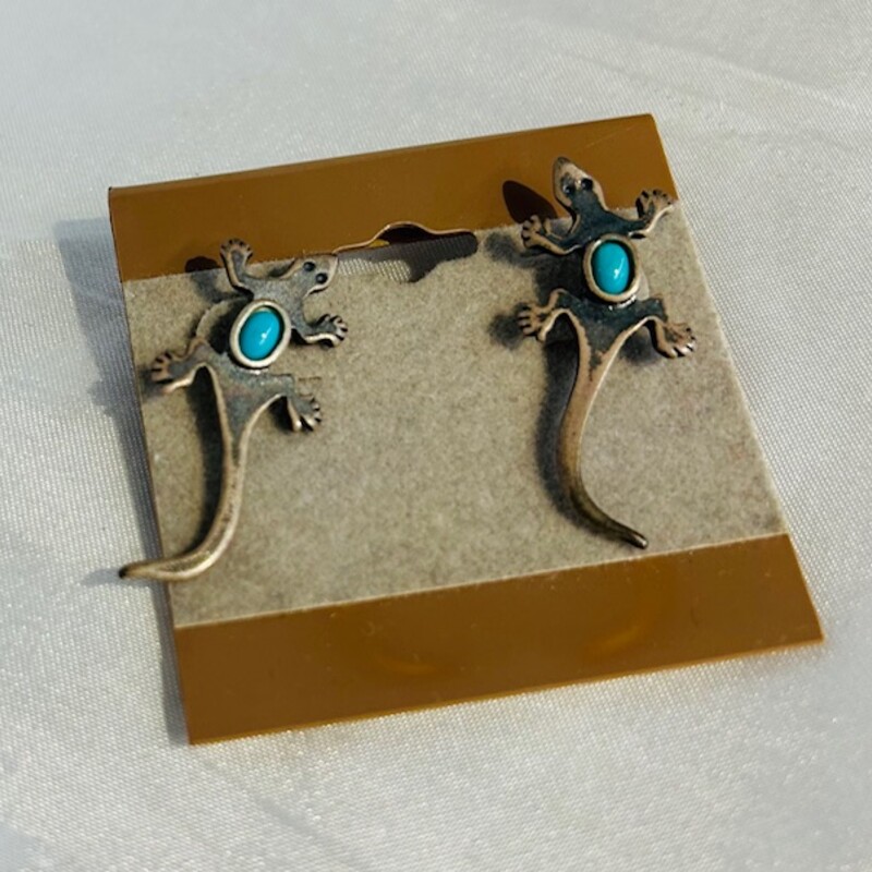 925 Turquoise Lizard Studs
Silver Turquoise Size: 1.5L