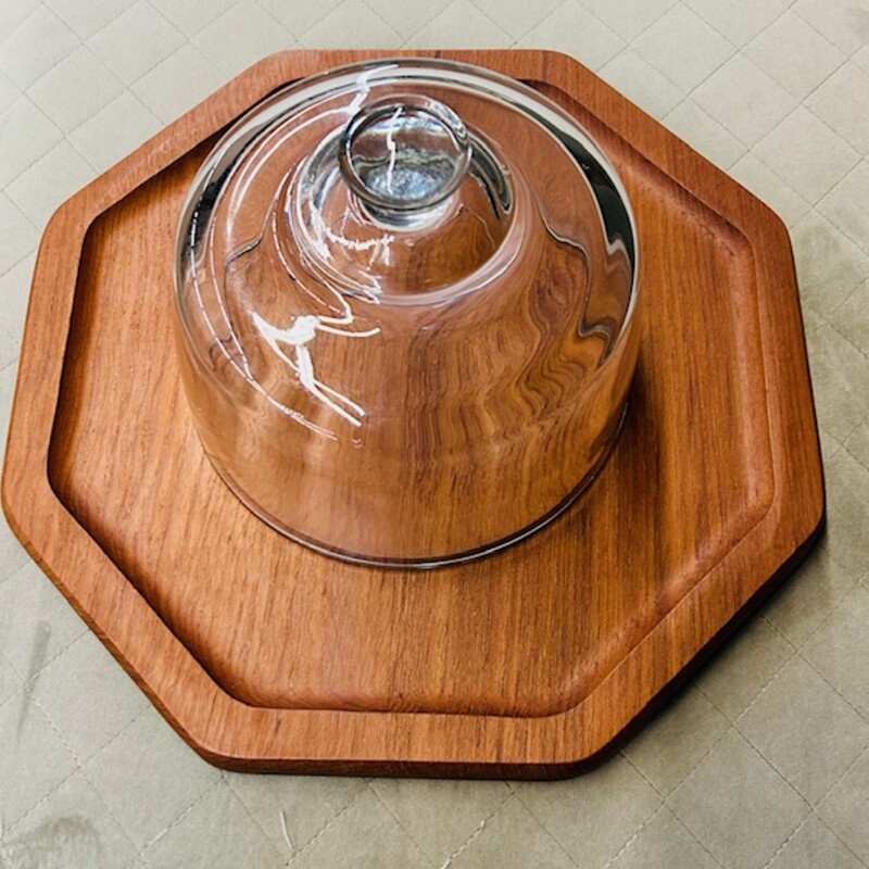 Teakwood Octagon Cheese Tray
With Cloche
Brown, Size: 11.5x7H