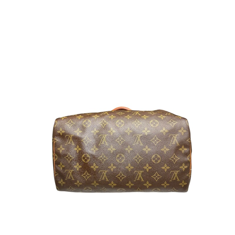 Louis Vuitton Speedy 30<br />
Vintage 1980s<br />
Some Water marks on leather<br />
<br />
FC-86