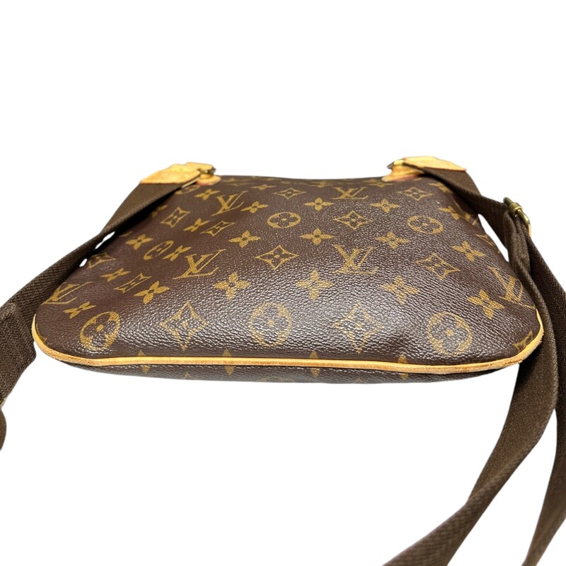 Louis Vuitton Bosphore, Monogram, Size: OS<br />
<br />
Style Code: MIOI6