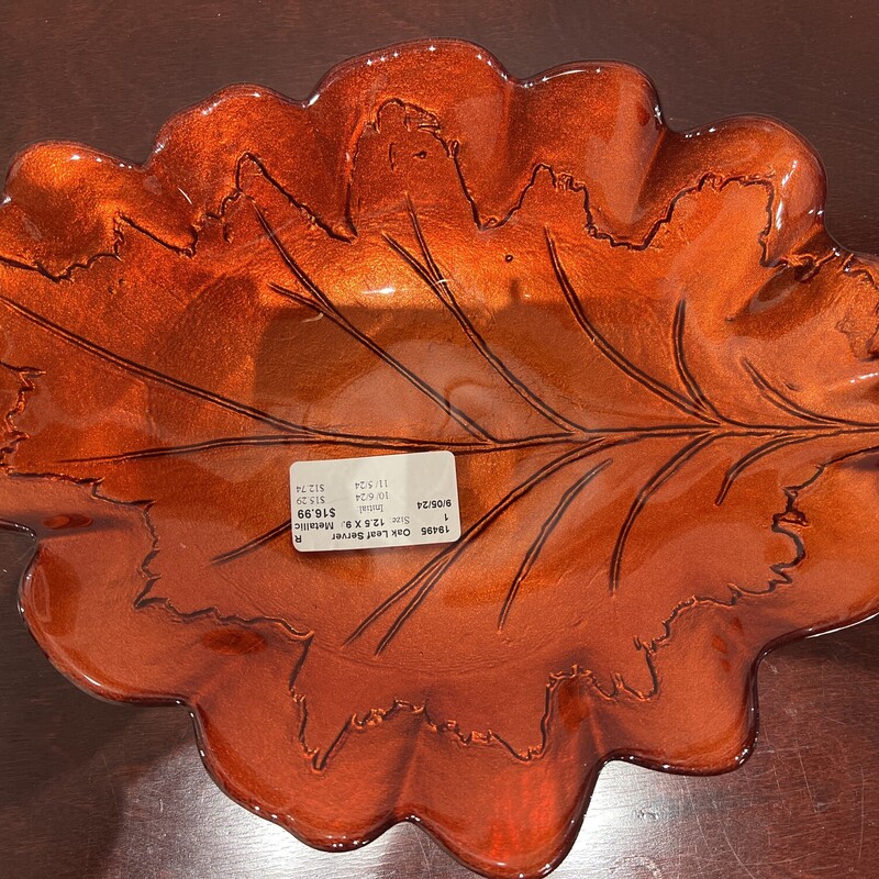 Oak Leaf Server,<br />
Metallic Orange,<br />
Size: 12.5 X 9.5