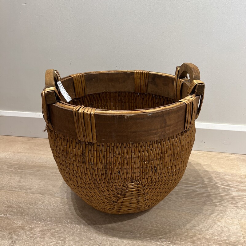 Handled Woven Basket,
Rust,
Size: 15 X 14 In